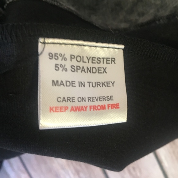 Faux leather zipper diamond pattern ISLE skirt - Picture 5 of 8